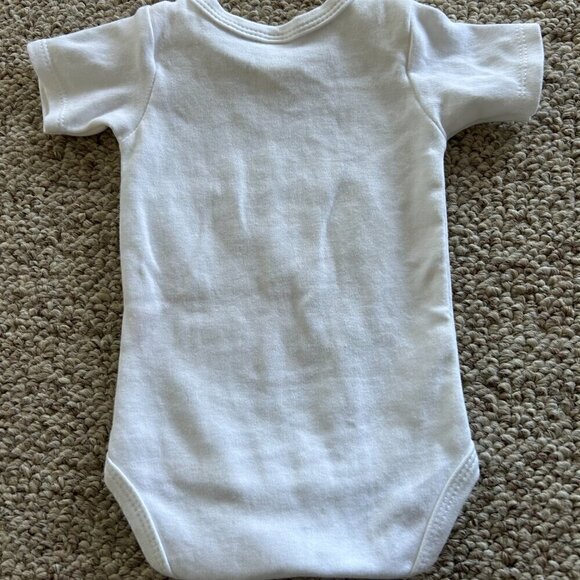 🎀 3 for $25 🎀 Laughing Giraffe Onesie 0-3 Months London Phone Booth - Picture 4 of 4